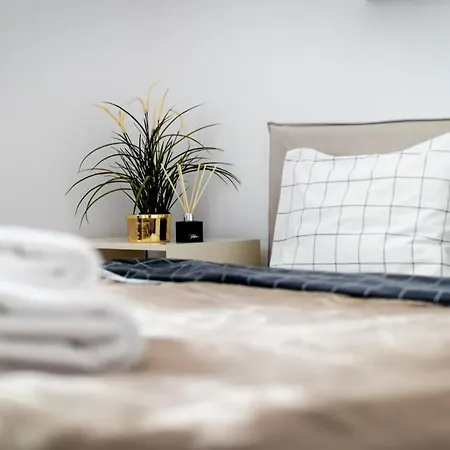Golden - Stare - Cozy And Stylish - Mostowa Warsaw